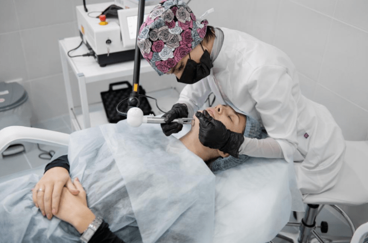 Лазерное фракционное омоложение кожи